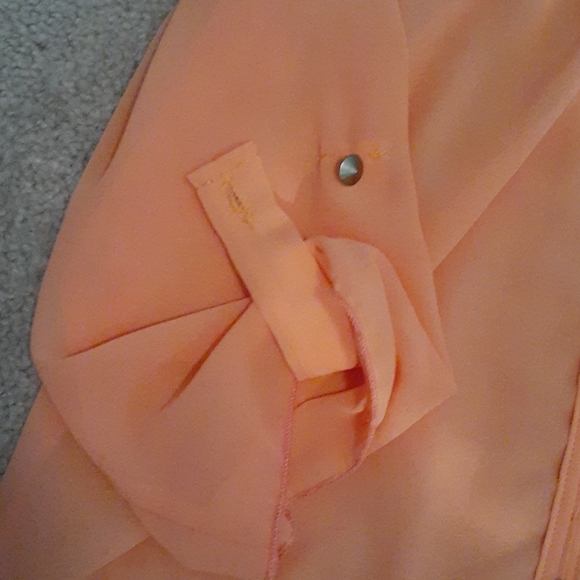 Two blouses - Picture 3 of 3